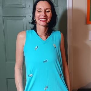 Nwt adorable summer flip flops dress. Midi or mini pee height